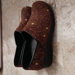 Work or leisure clogs